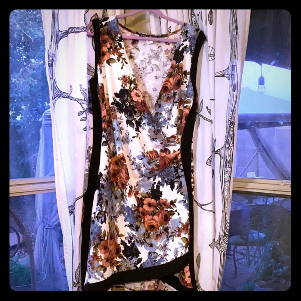 Sleeveless multi flower dress